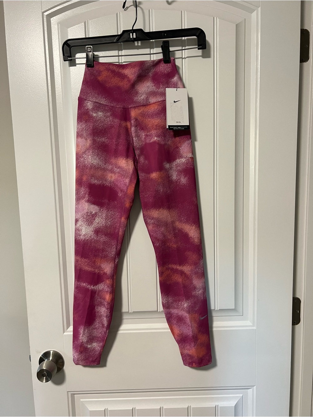 NWT Nike Dri Fit 7/8 length size XS pink abstract print MSRP $70